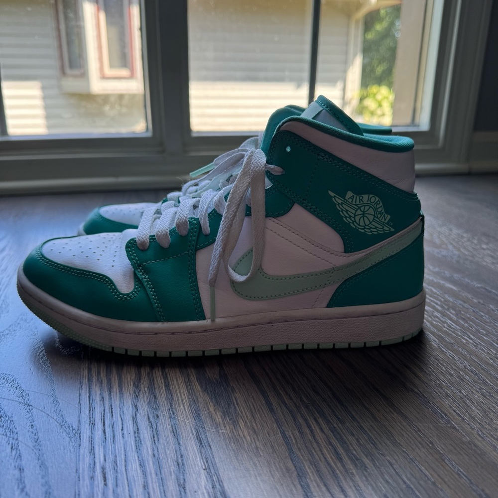Women’s  Air Jordan 1 Mid. In washed Teal. Size 8.5 - Picture 5 of 11